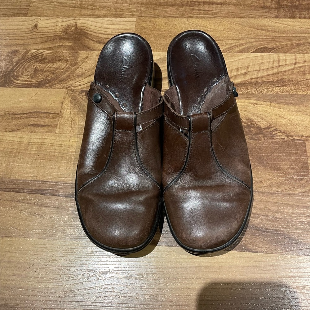 Clark’s Brown Slide On Clogs Size 8M